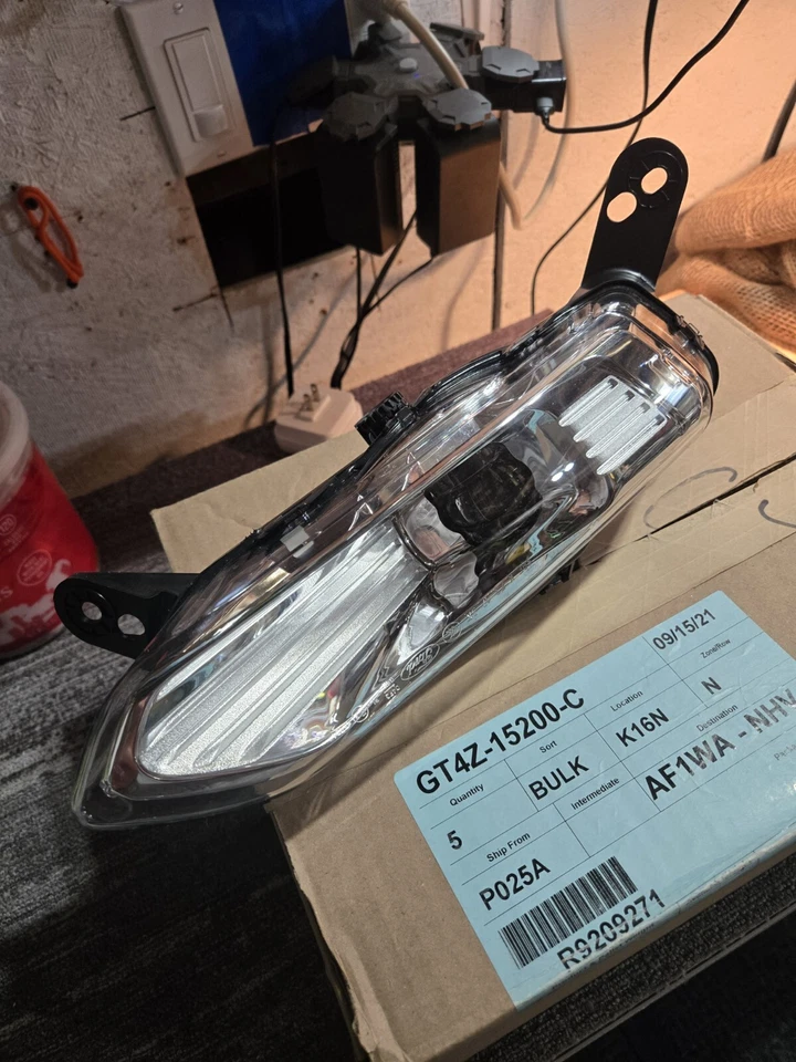 2018-2021年福特探险右侧雾灯LED原始设备制造商 — 第 3/4 张图片