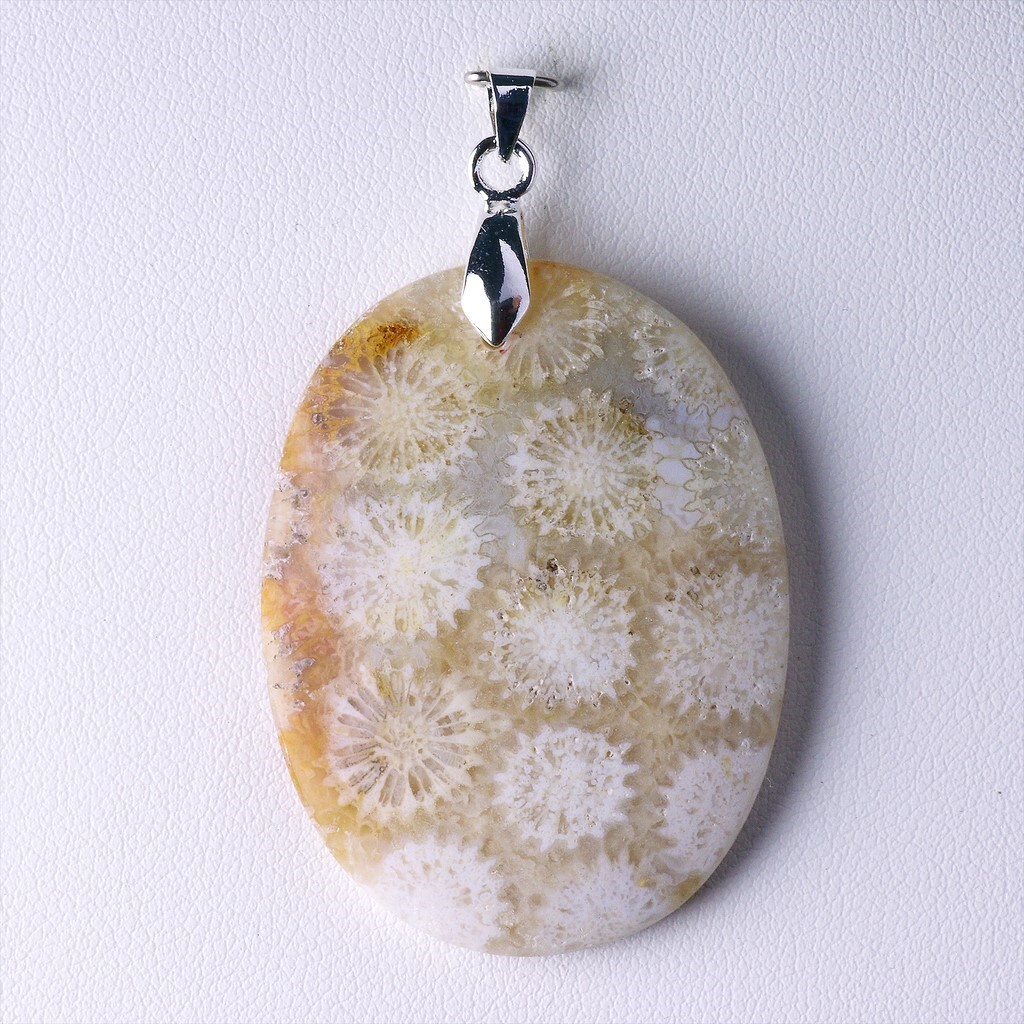 Corail fossile pendentif argent pour sublimer votre style bohème chic au quotidien