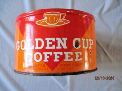 VINTAGE COFFEE TIN ''GOLDEN CUP COFFEE'' CARPENTER COOK MENOMINEE, MICH.