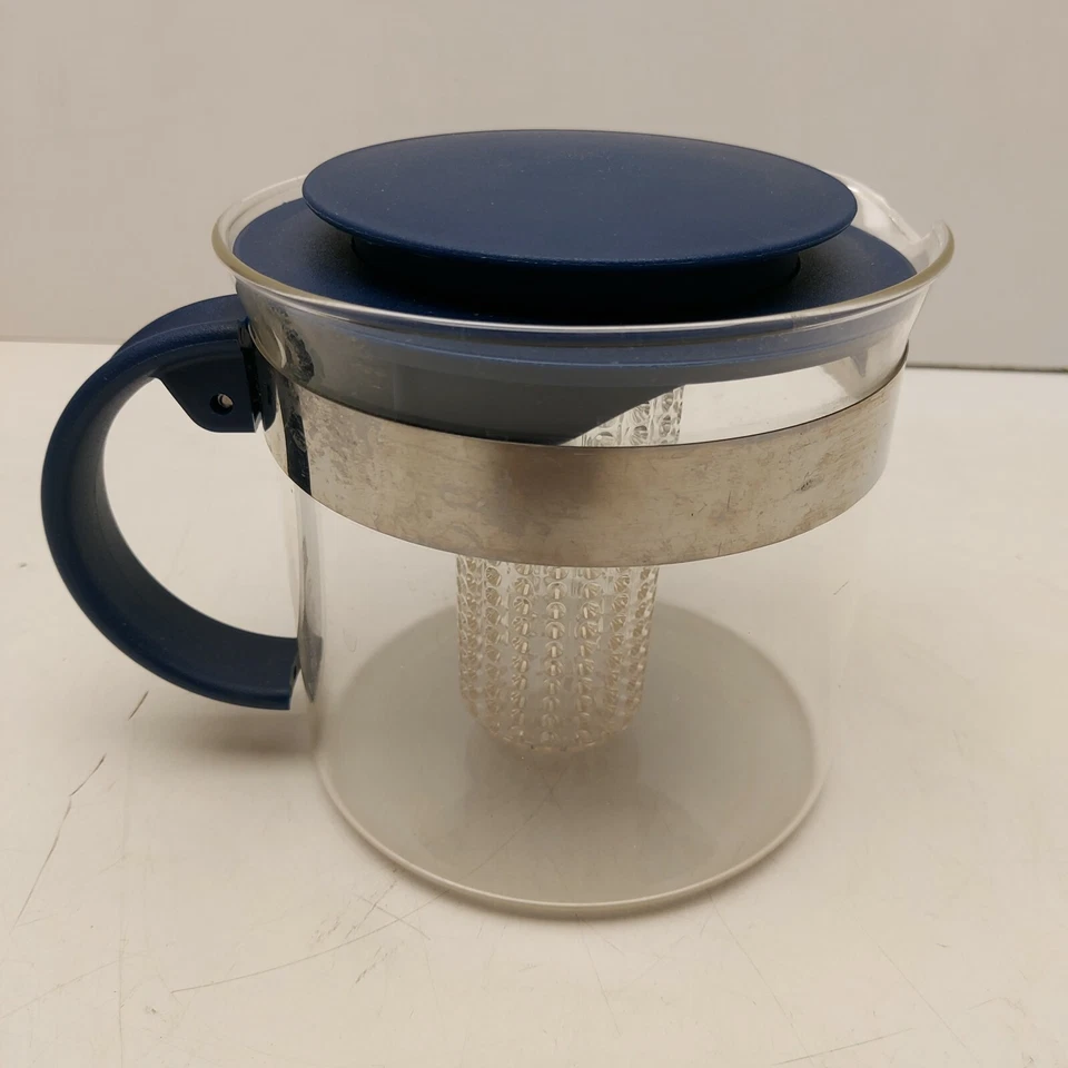 Bodum Glass Teapot Dark Blue With Infuser 1 Quart - Image 4 of 4