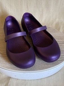 alice work flat crocs