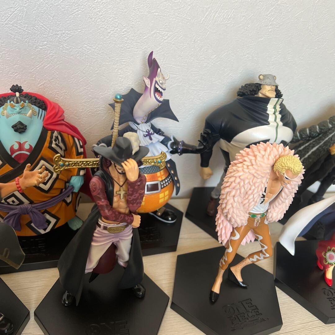 One Piece DX Seven Warlords of the Sea Shichibukai Figure