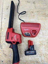 Milwaukee 2533 -21 M12 FUEL 8" Hedge Trimmer Kit