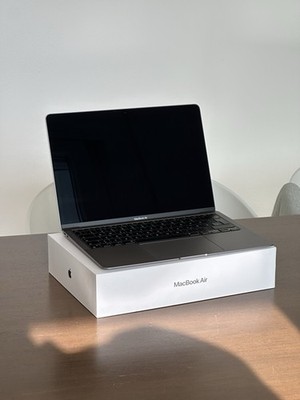 Apple MacBook Air 13 Zoll (256GB SSD, M1, 8GB) Laptop - Space Grau -