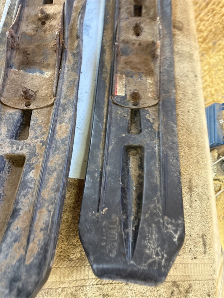 2004 Polaris RMK 800 ski runner glides set pair Skis 390 - Image 4 of 4