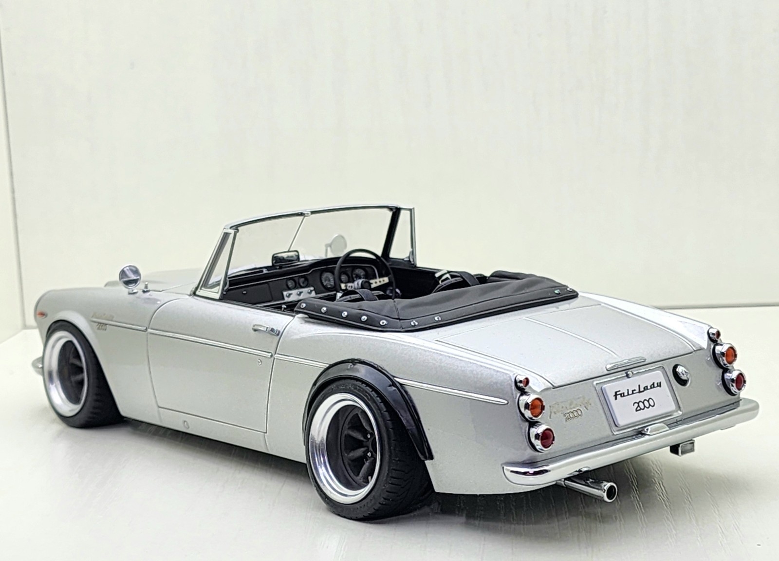 AUTOart Datsun Fairlady 2000 SR311 Silver 77432