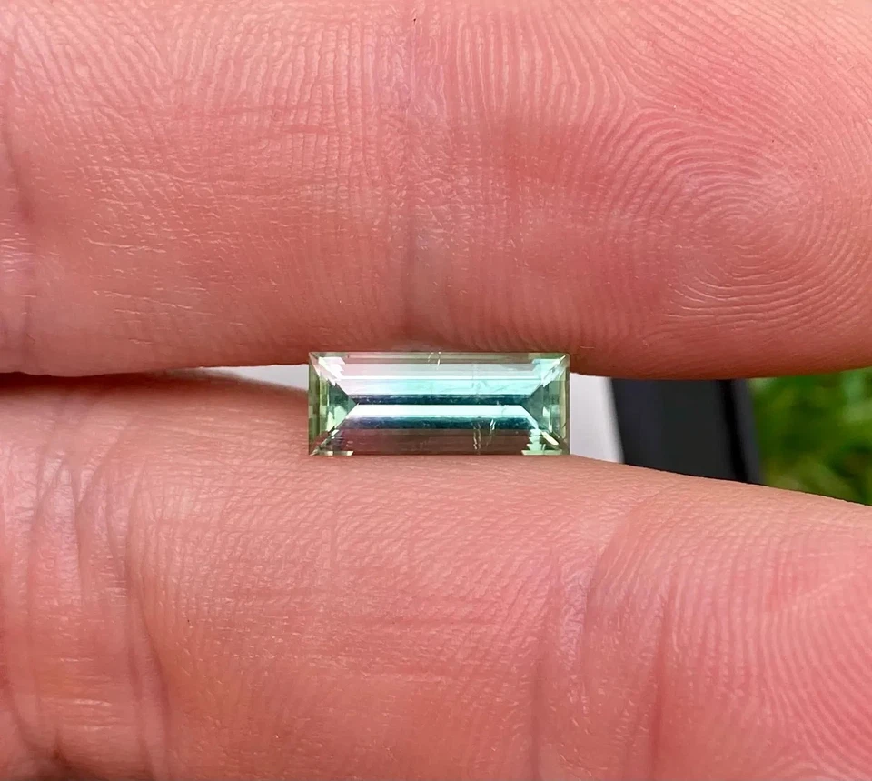 1.95 Ct., Tourmaline natural gemstone, rectangle cut, Origin Nigeria - Image 3 of 4