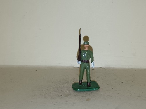 Starlux - Sudistes - Série ordinaire - Cavalier Officier Longue-vue Cheval Blan