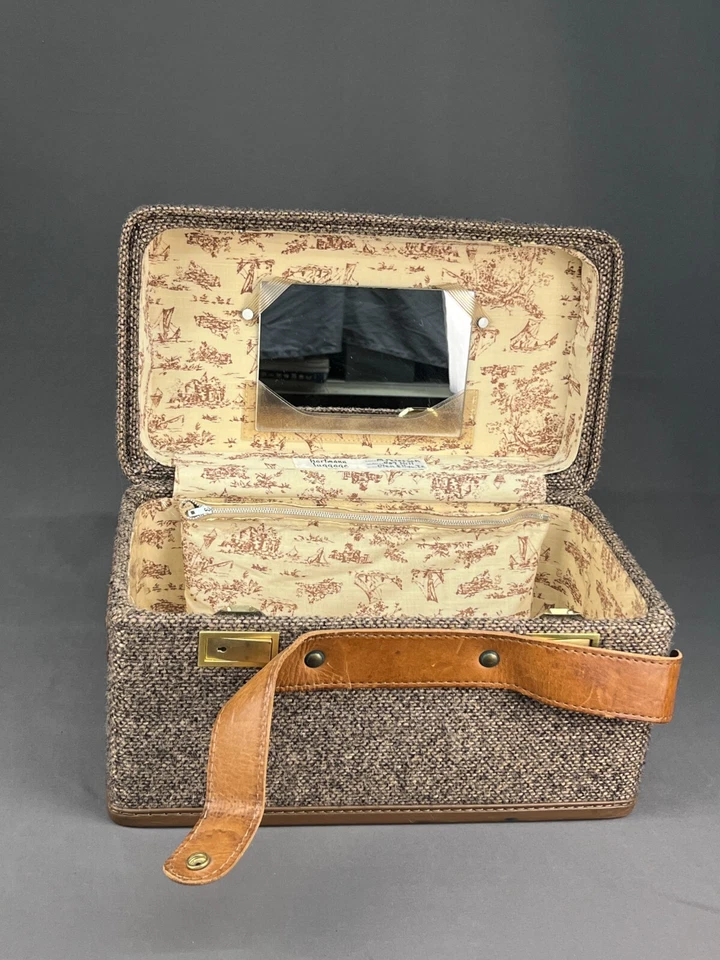 Vintage HARTMANN Tweed/ Leather 15" Make-Up Train Case Original Pouch Mirror - Image 2 of 4