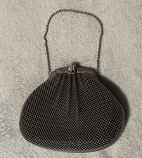 VTG Gunmetal Silver Beaded Clutch Purse w/Rhinestone Clasp  Hideaway Chain