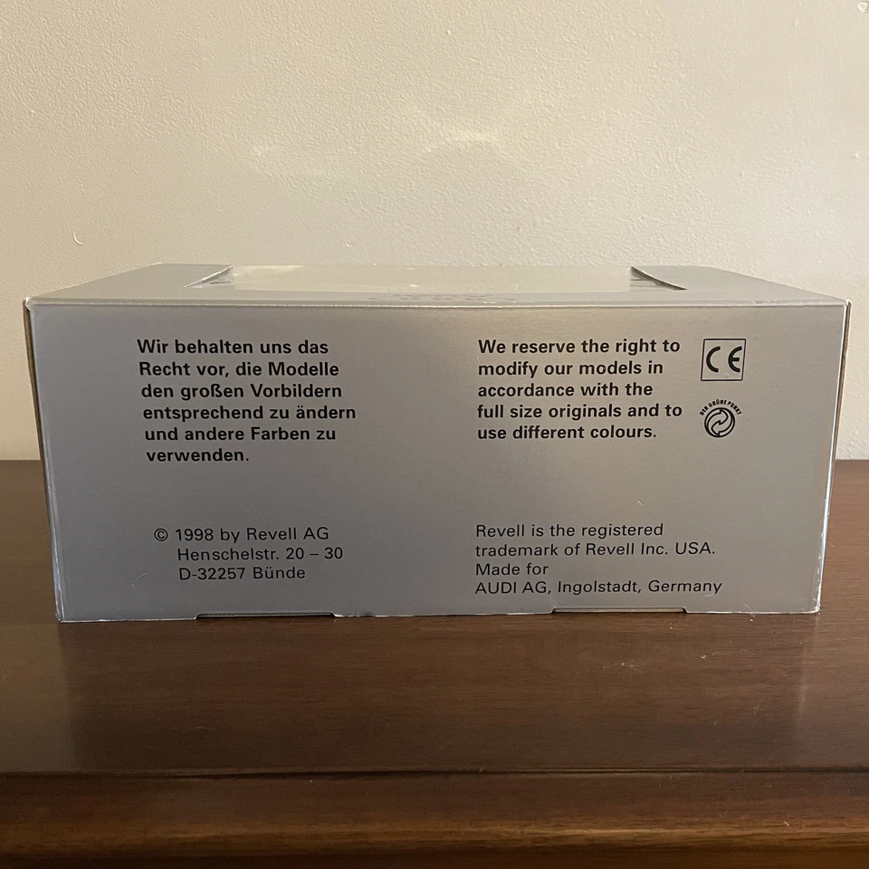 NIB 1:18 Audi TT Coupe Silver Dealer Edition 1998 Revell Artikel-NR.: 13.318 C  - Image 4 of 4