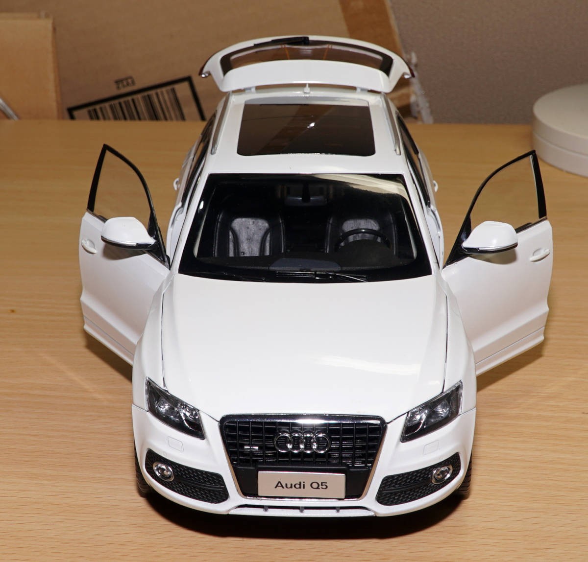 Top Mint Audi Q5 White 1/18 SUV Diecast Model JAPAN | eBay
