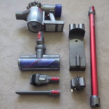 Genuine Dyson V8 Vacuum Cleaner - very clean Fully working