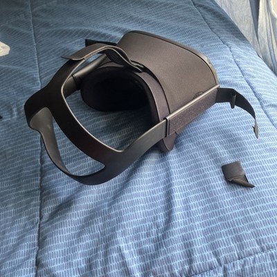 Meta Quest 1 Without Controllers Head strap Is Broken But Screen Is  Fine