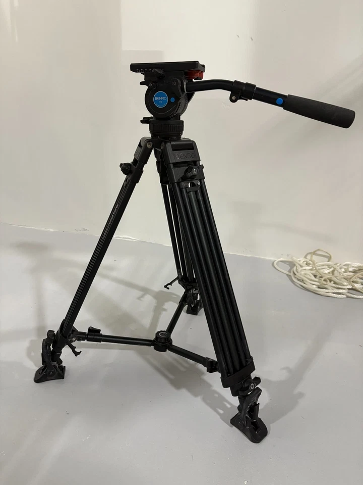 Kit Trípode Video Benro H8 con Patas de Aluminio + Cabezal Giratorio Placa de Liberación Rápida Foto 4 de 4