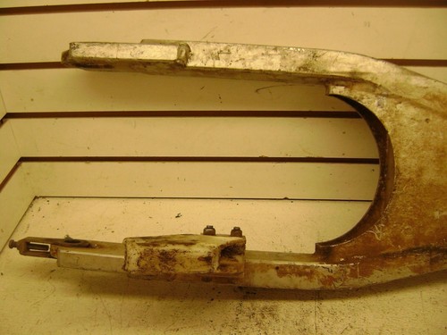 82 YAMAHA YZ490 YZ 490 BRAZO OSCILANTE BASCULANTE STOCK DE FÁBRICA OEM SUSPENSIÓN TRASERA - Imagen 4 de 6