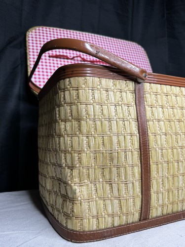 Vintage Redmon Picnic Basket 1960s Wicker Double Metal Handles Hardwood Frame - Picture 2 of 14