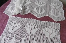 2 très jolis et imposants rideaux FESTONNéS en CROCHET