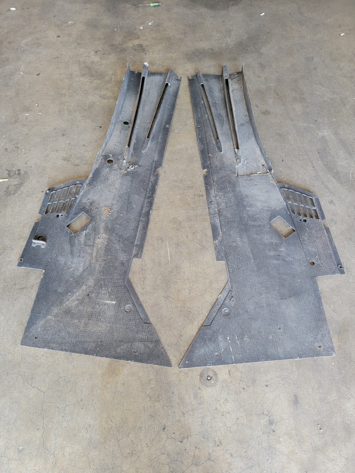 LAMBORGHINI AVENTADOR BOTTOM CD ENHANCING COVER SHIELDS LEFT & RIGHT OEM 