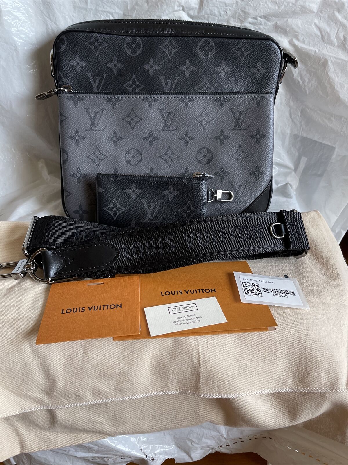 Louis Vuitton Black Monogram Eclipse Trio Messenger Crossbody Bag 114lv3  For Sale at 1stDibs