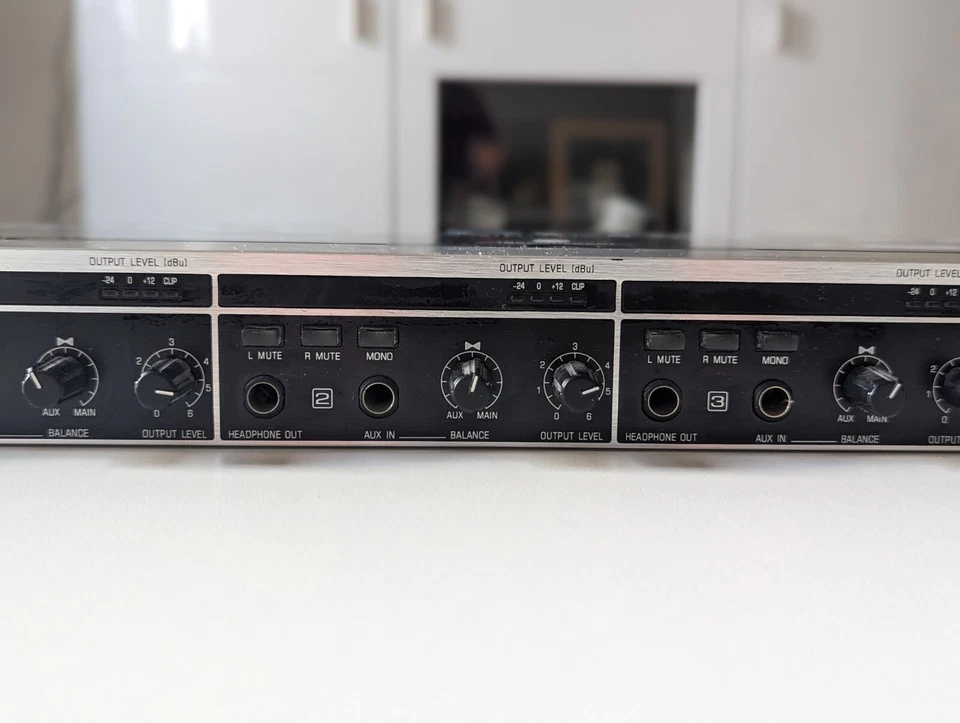 Behringer Powerplay Pro 4 Kanal Kopfhörer Verstärker Topzustand - Bild 4 von 4