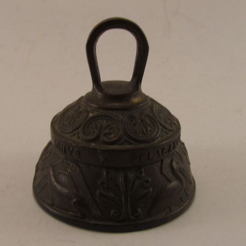 Vintage Messing Wallfahrtsort Altar Tischglocke Löwe Adler Lamm Pelikan Latein