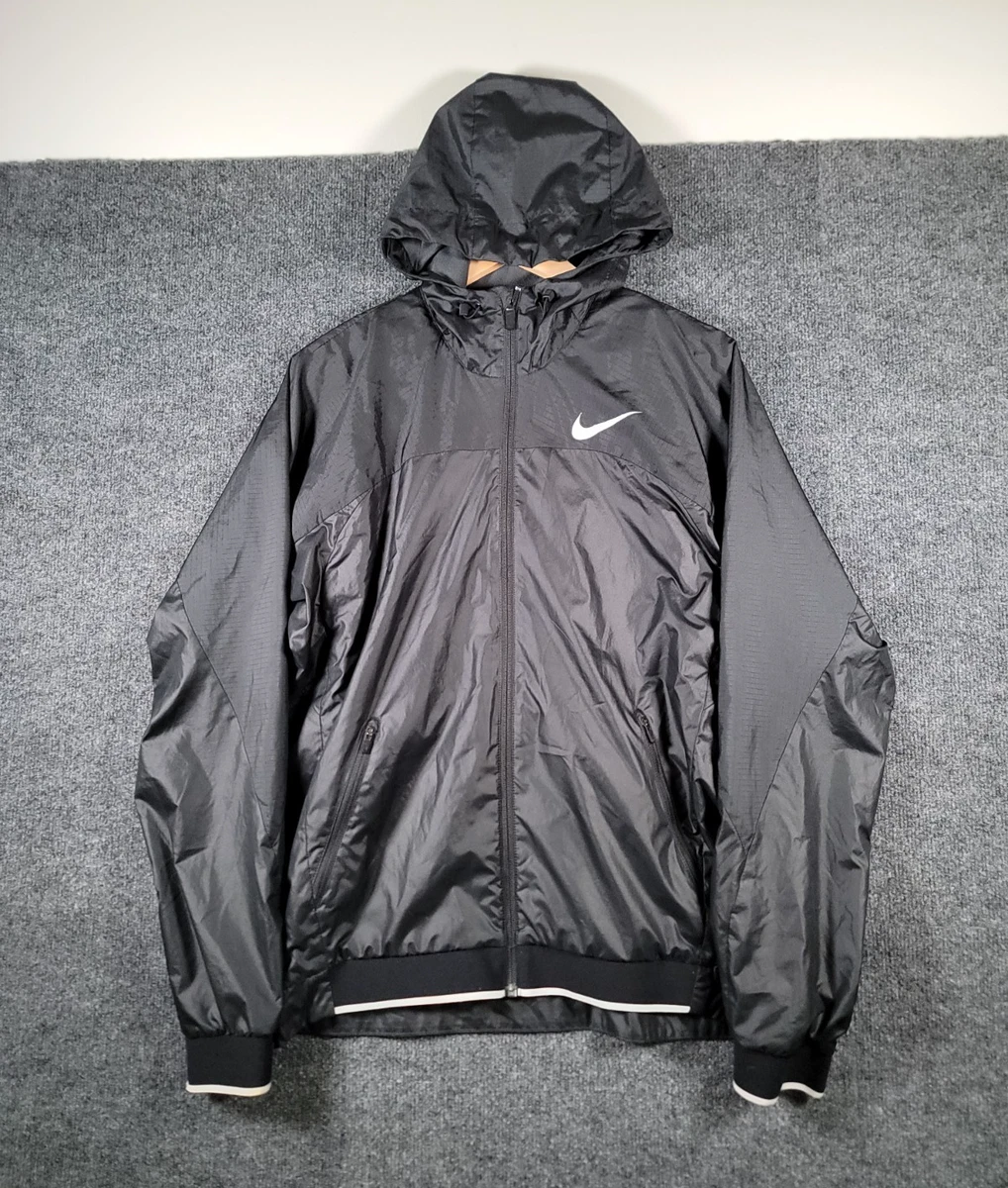 Preços baixos em Isolamento Sintético Nike Windrunner Activewear