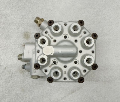 7680 Mercedes r107 380sec 500sec 450slc Fuel Distributor BOSCH 043810006 G2U