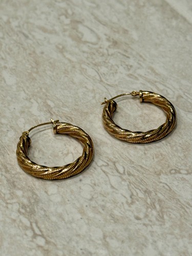 Pendientes de Colección Oro Amarillo 14K Cinta de Aro Textura Torcida Joyería Patrimonial Huecos - Imagen 2 de 9