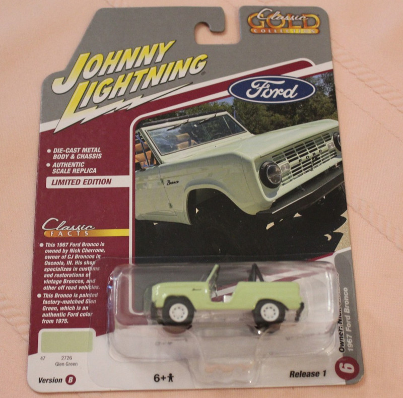 Johnny Lightning White Lightning 1967 Ford Bronco  Chase | Classic Gold
