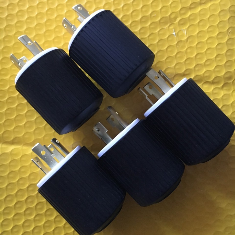 Locking Adapter L14-30P 30A 125/250Volt 4-Prong Male Plug to L5-30R 3-Prong 30A 125Volt Locking Locking Adapter L14-30P 30A 125/250Volt 4-Prong Male Plug to L5-30R 3-Prong 30A 125Volt Locking