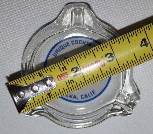 Vintage Yreka Inn Tri Lobe Glass Ashtray Souvenir Dinner Delux Unique Cocktails - Picture 2 of 6