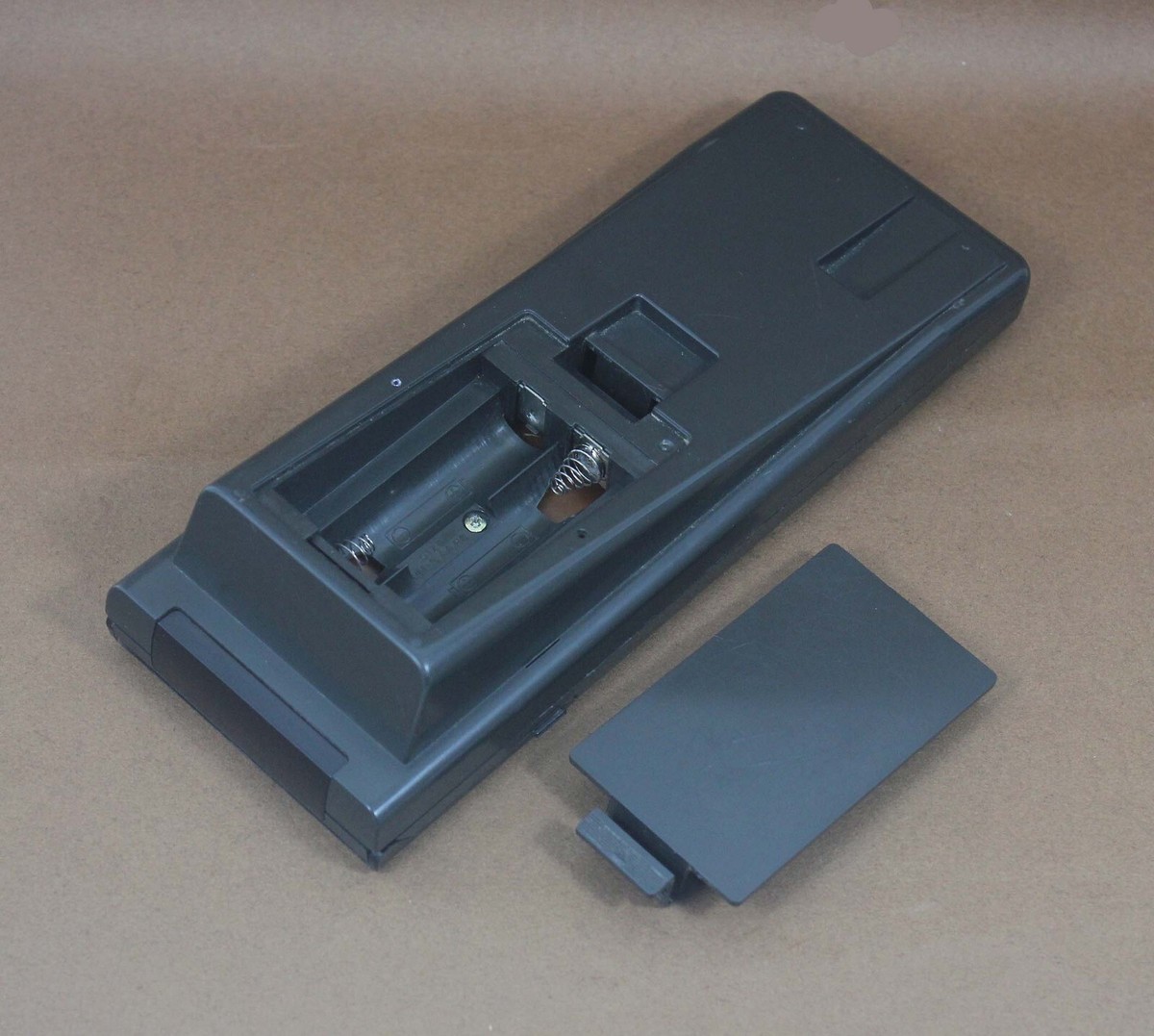 Télécommande Sony Trinitron RM-689 - Officielle, Bon état, Fonctionne, Occasion