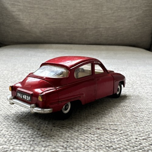 Dinky Toys 156 Saab 96 - Original Red Color with White interior & Opening Doors - Picture 9 of 17