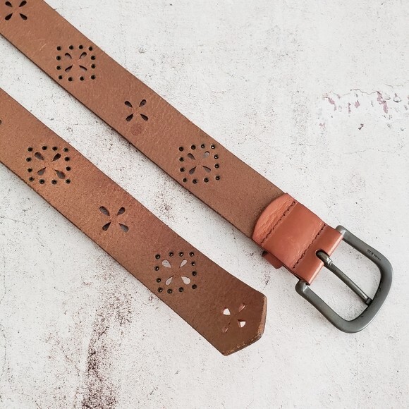 Fossil Genuine Leather Bohemian Laser Cutout Studded Belt  display picture 1