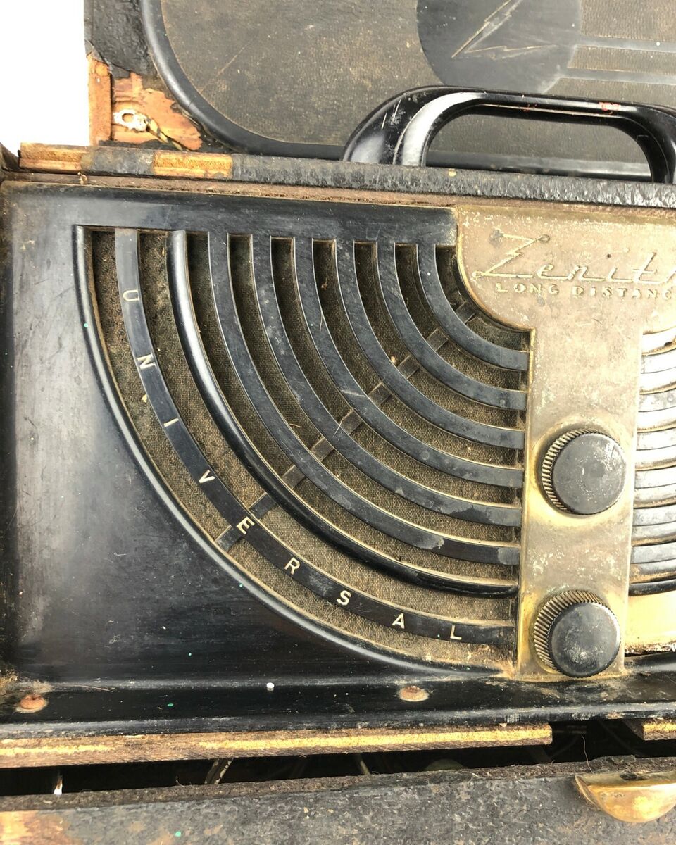 Vintage Zenith Long Distance Catalin Tube Carry Case Radio Vintage Zenith Long Distance Catalin Tube Carry Case Radio