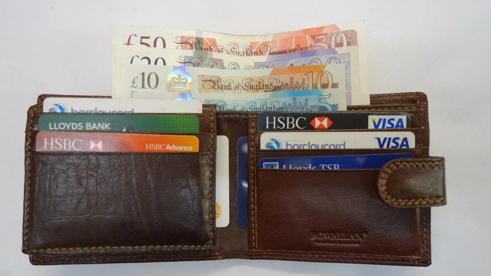 Carteira de couro masculina de luxo de alta qualidade com espaço para 12 cartões marrom RFID - Imagem 4 de 4