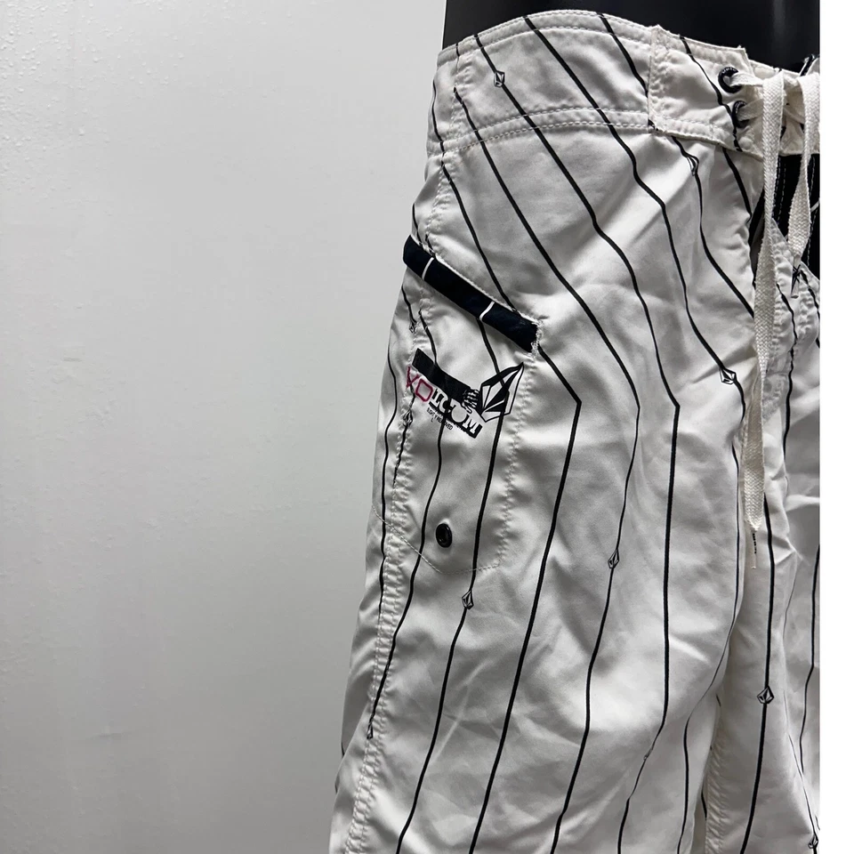 Volcom Board Shorts Swim Trunks Striped Black and White Youth Size 26 - Image 4 of 4