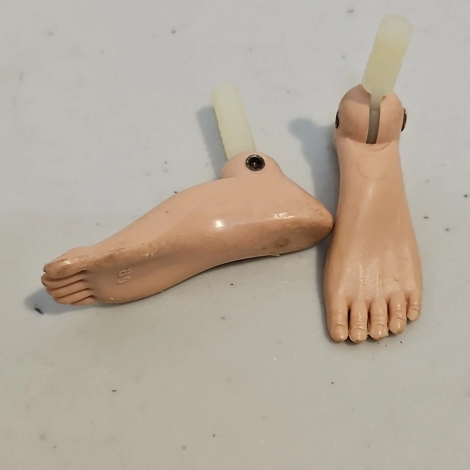  GI JOE 1964-70's Right And Left Feet (B) - Image 2 of 4