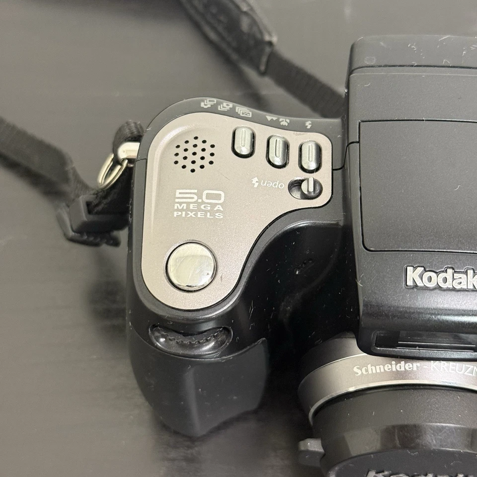 Kodak EasyShare DX7590 5.0MP Digital Camera Black - Image 3 of 4