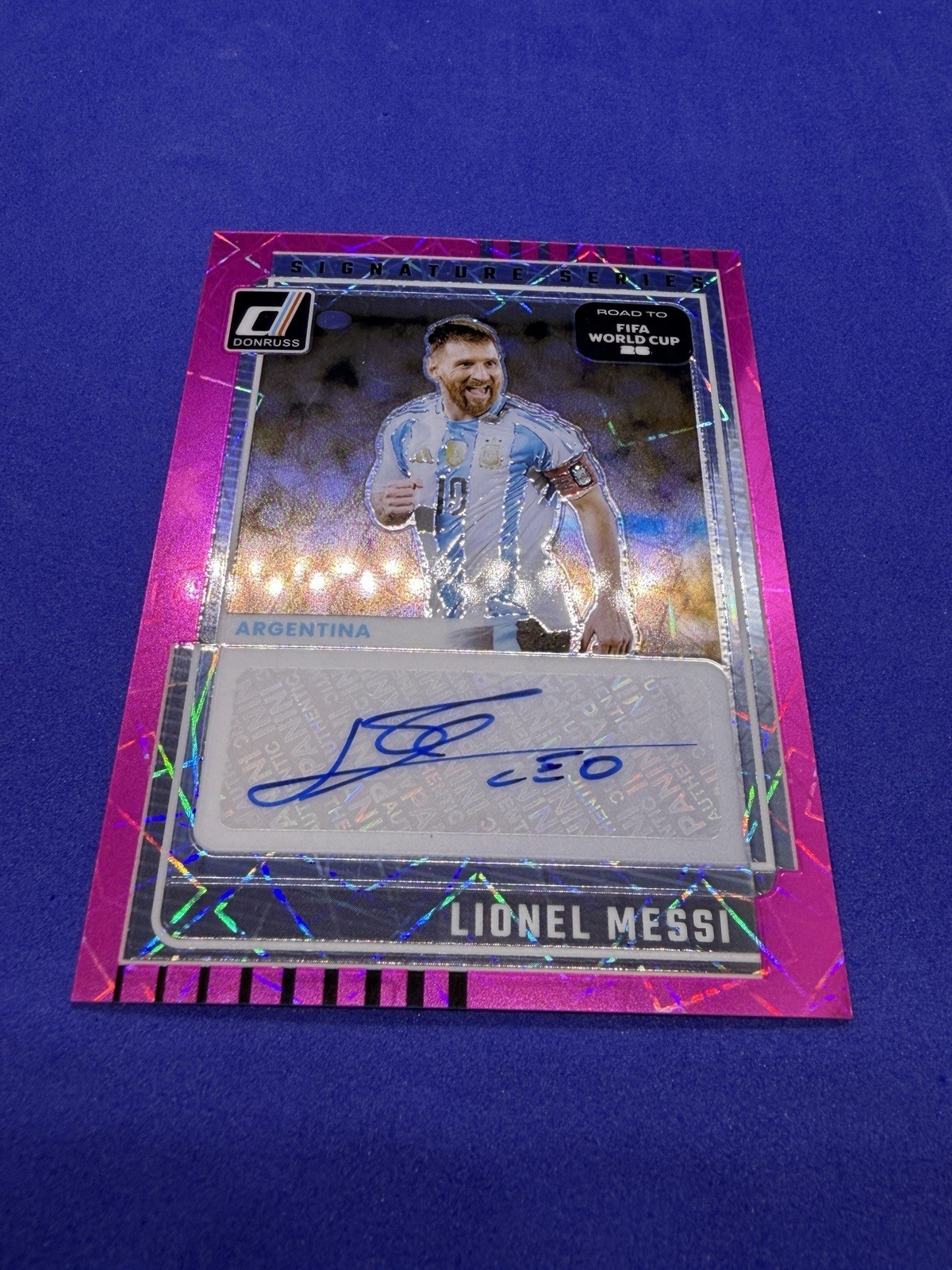 2025-26 Donruss Road to FIFA World Cup Lionel Messi Auto Pink Velocity Argentina view 10