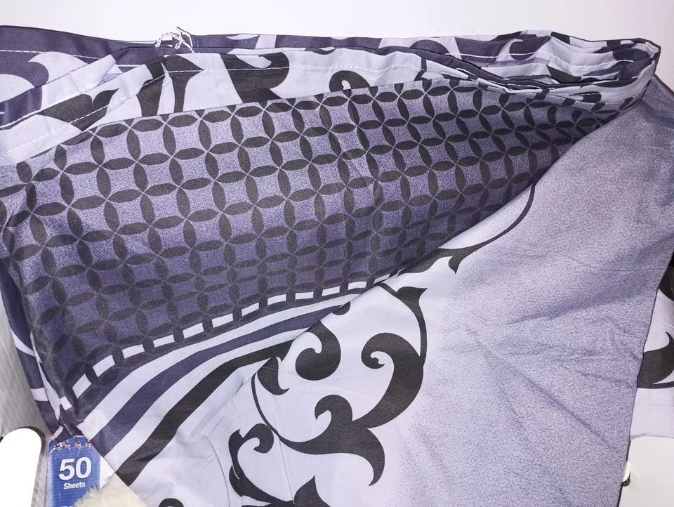 Edredom reversível tamanho duplo cinza e branco e lençóis de design cinza e preto - Imagem 3 de 4