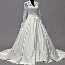 Elegant Lace Wedding Dresses Long Sleeves V Neck Sweep Train Satin Bridal Gowns
