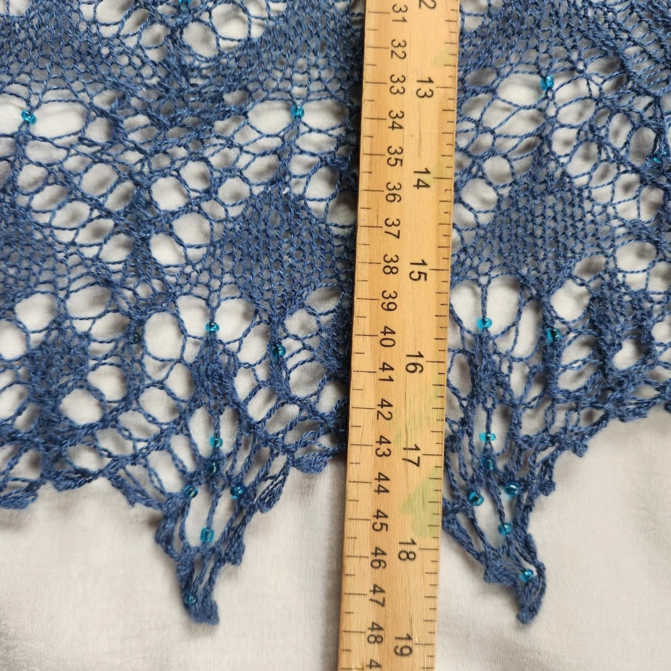 Cachecol triangular com miçangas renda azul malha grossa boêmio envoltório multifuncional - Imagem 4 de 4