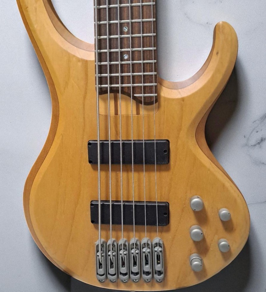 ベース Ibanez BTB556AH NTF Ibanez BTB556AH NTF 6-String Bass with Soft Case 35 Inch