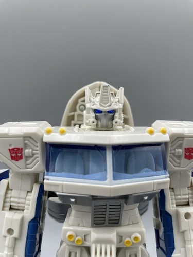 Hasbro Transformers Classics Battle For Autobot City Ultra Magnus Near Complete - Picture 5 of 12