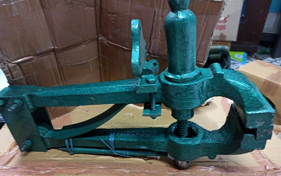 Leg Vice hierro fundido de 4 pulgadas a 5 pulgadas Foto 3 de 4