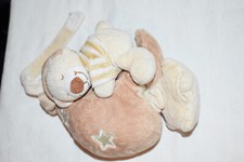 NICOTOY SPIELUHR  BÄR MIT ZIPFELMÜTZE AUF Mond braun