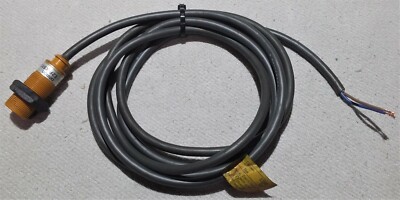 OMRON E2F-X5Y2-G Näherungssensor 24-240VAC, max. 300mA, M18