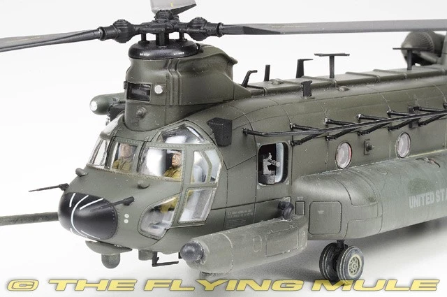 Forces of Valor 1:72 MH-47G Chinook US Army 160th SOAR Night Stalkers - Image 3 of 4